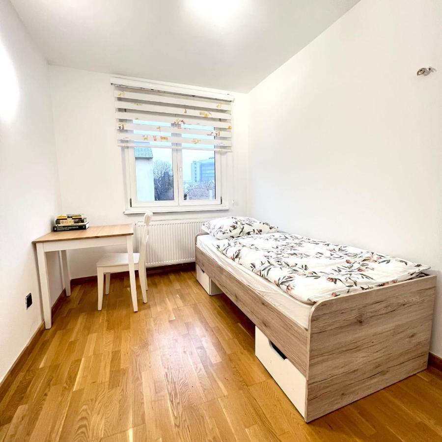 Spacious Apartment With Terrace Wien Exterior foto